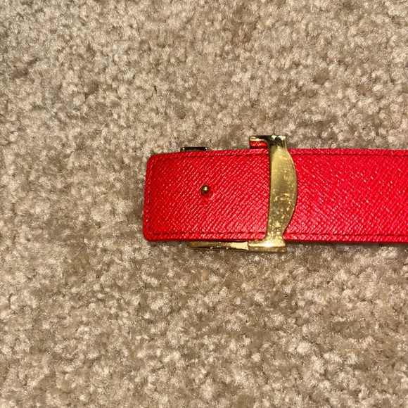 Louis Vuitton - Picture 3 of 5